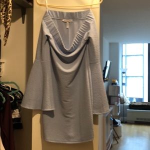 New bcbg dress with bellbottom sleeves
